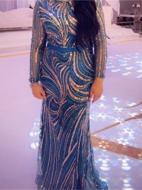 Elegant Teal Sequin Long-Sleeve Evening Dress